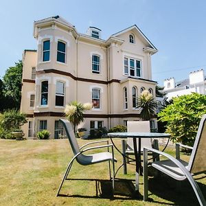 No5 Durley Road - Contemporary Serviced Rooms And Suites - No Food Available